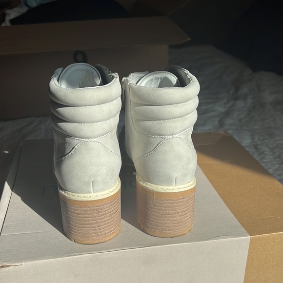 Maurice’s grey Boots - Picture 2 of 5